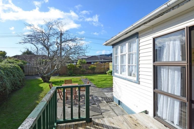 Photo of property in 39 Atiawa Crescent, Waiwhetu, Lower Hutt, 5010