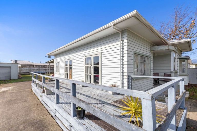 Photo of property in 15 Liverpool Street, Levin, 5510