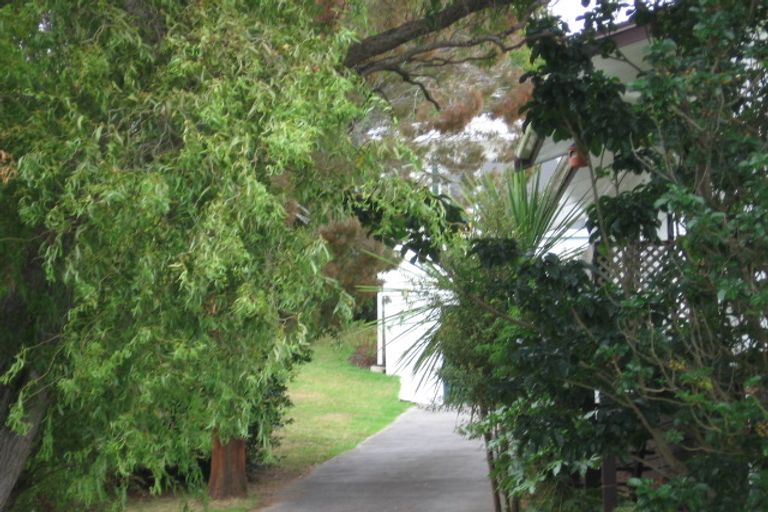 Photo of property in 1/22 Aeroview Drive, Beach Haven, Auckland, 0626