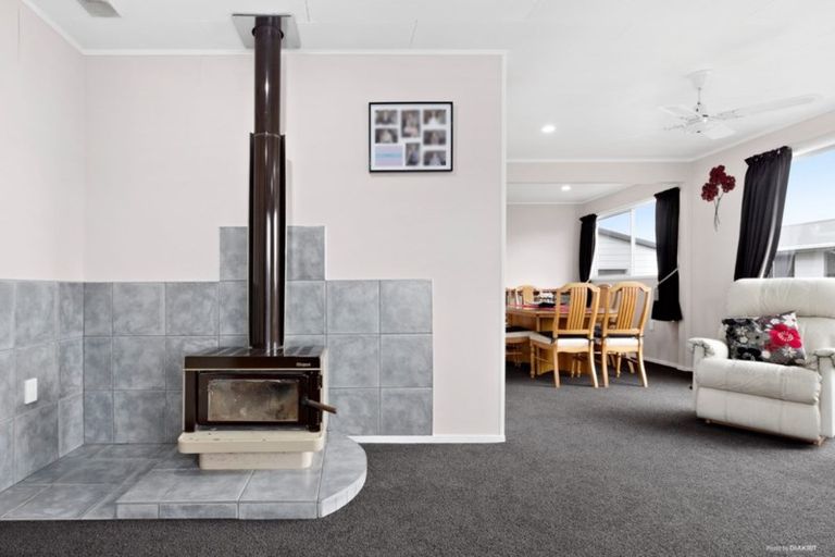 Photo of property in 114 Racecourse Road, Waiuku, 2123