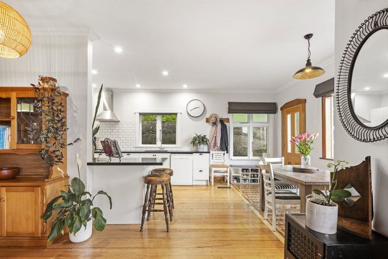 Photo of property in 63 Mount Pleasant Road, Aro Valley, Wellington, 6012