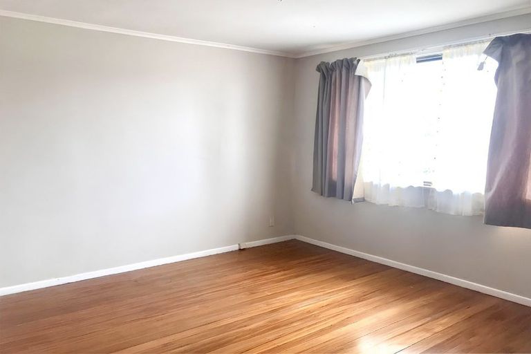 Photo of property in 33 Glenview Road, Glen Eden, Auckland, 0602