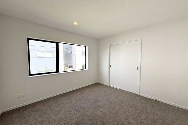 Photo of property in 4/9 Flanshaw Road, Te Atatu South, Auckland, 0610