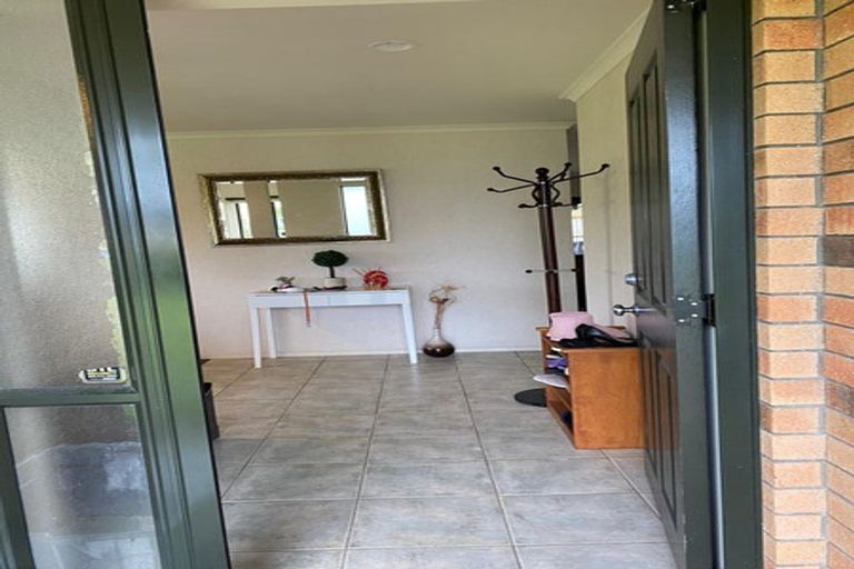 Photo of property in 18 Glen Bay Close, Pinehill, Auckland, 0632