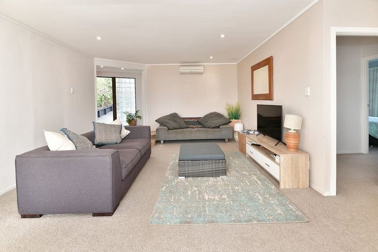 Photo of property in 956 Whangaparaoa Road, Manly, Whangaparaoa, 0930