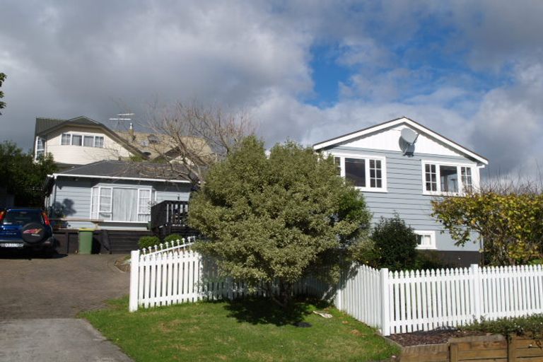 Photo of property in 3 Island View Terrace, Cockle Bay, Auckland, 2014