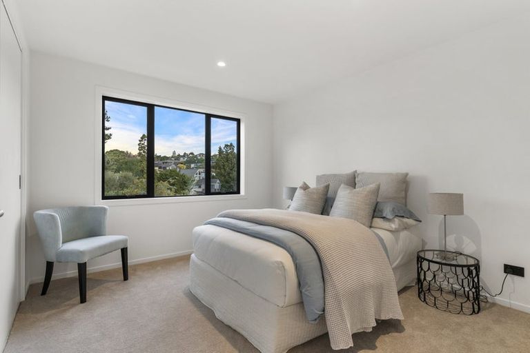 Photo of property in 28a Oliver Twist Avenue, Mellons Bay, Auckland, 2014