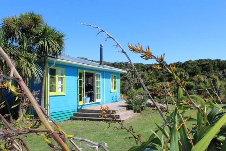 Photo of property in 176 Wharariki Road, Puponga, Collingwood, 7073
