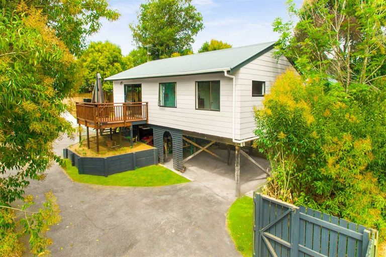 Photo of property in 2/123 Millbrook Road, Sunnyvale, Auckland, 0612