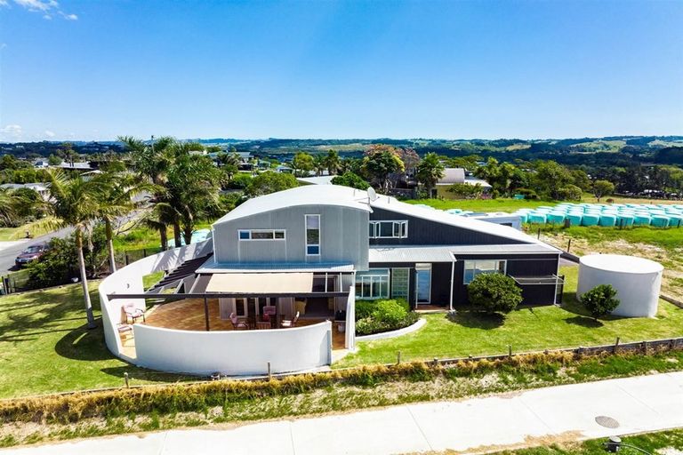 Photo of property in 43 Cullen Street, Mangawhai Heads, Mangawhai, 0505