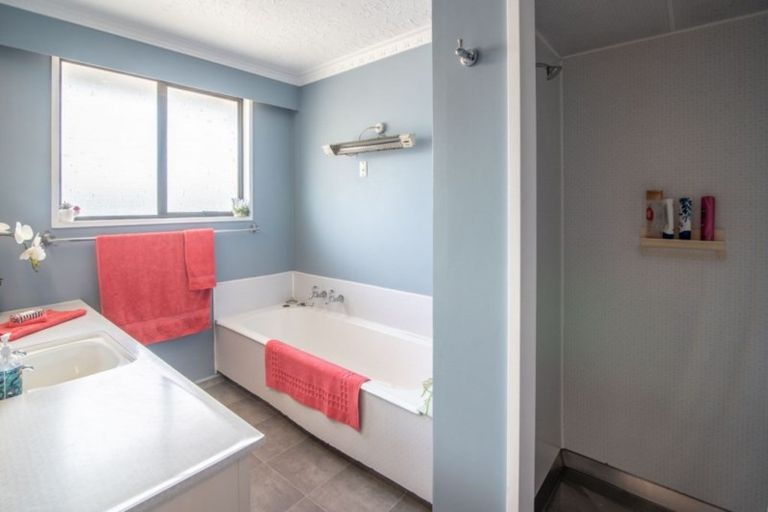 Photo of property in 10 Ruddenklau Lane, Bishopdale, Christchurch, 8053