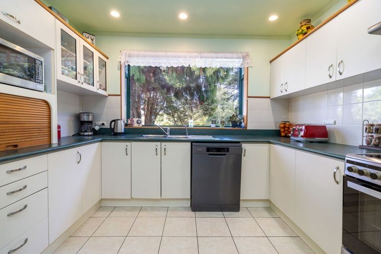 Photo of property in 238 Tauraroa Road, Maungakaramea, Whangarei, 0178