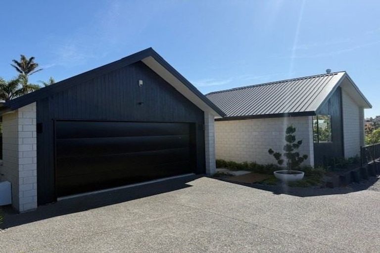 Photo of property in 102 Moffat Road, Bethlehem, Tauranga, 3110