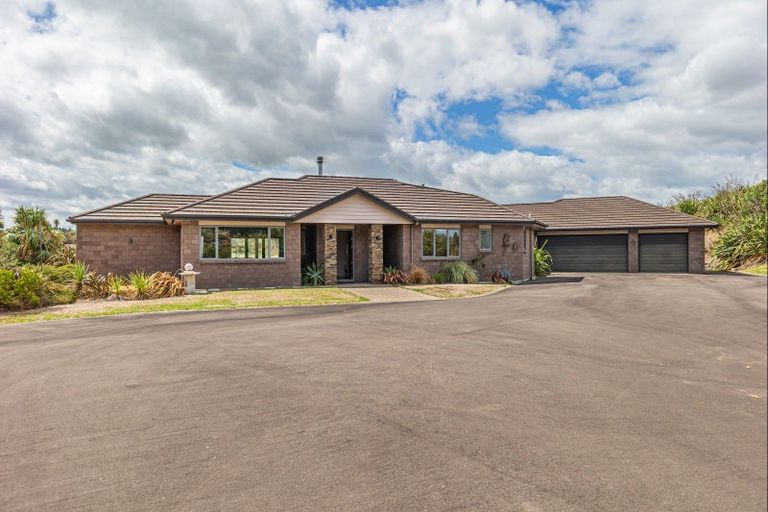 Photo of property in 68 Waitarere Rise Avenue, Waitarere, Levin, 5510