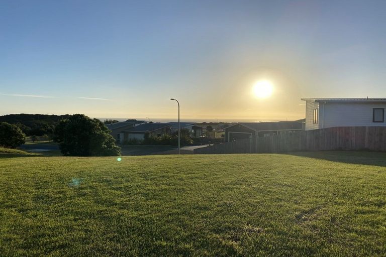 Photo of property in 6 Tua Tua Place, Baylys Beach, Dargaville, 0377