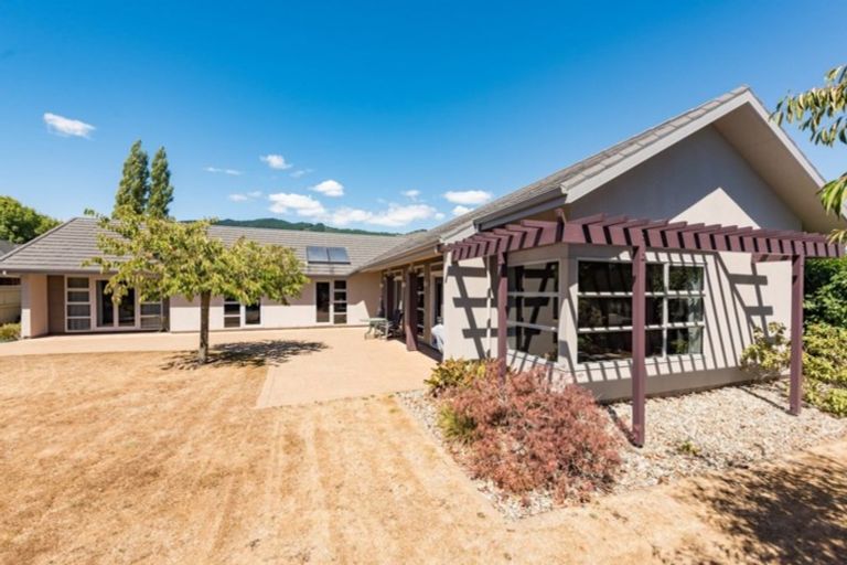 Photo of property in 15 Aratia Way, Richmond, 7020