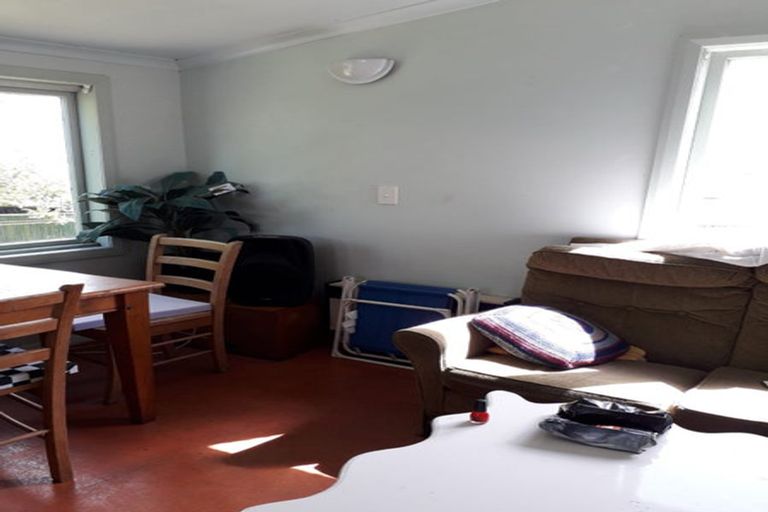 Photo of property in 6 Picton Avenue, Newtown, Wellington, 6021