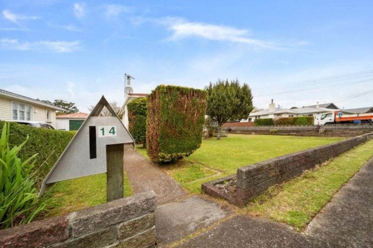 Photo of property in 14 Cowling Road, Hurdon, New Plymouth, 4310