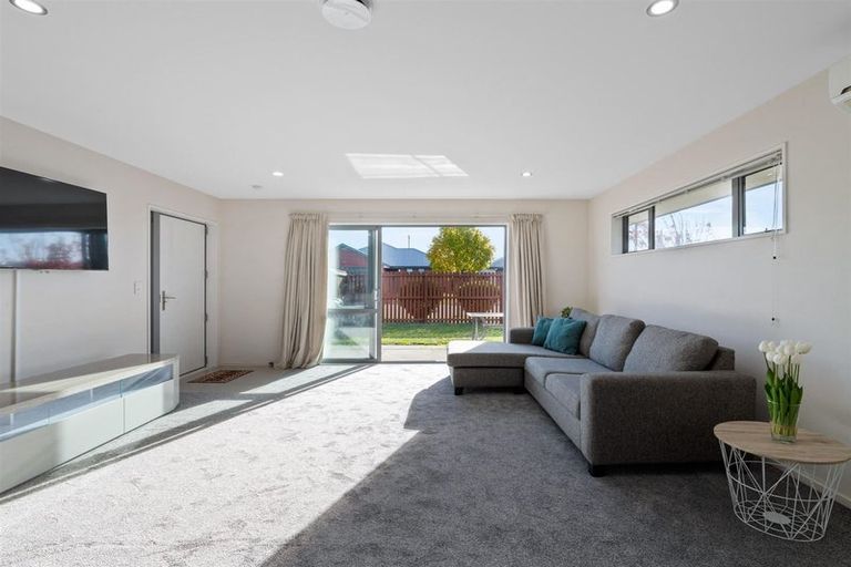 Photo of property in 9 Charente Way, Yaldhurst, Christchurch, 8042