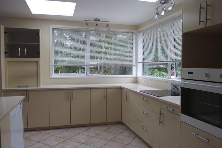 Photo of property in 1a Sandown Road, Rothesay Bay, Auckland, 0630