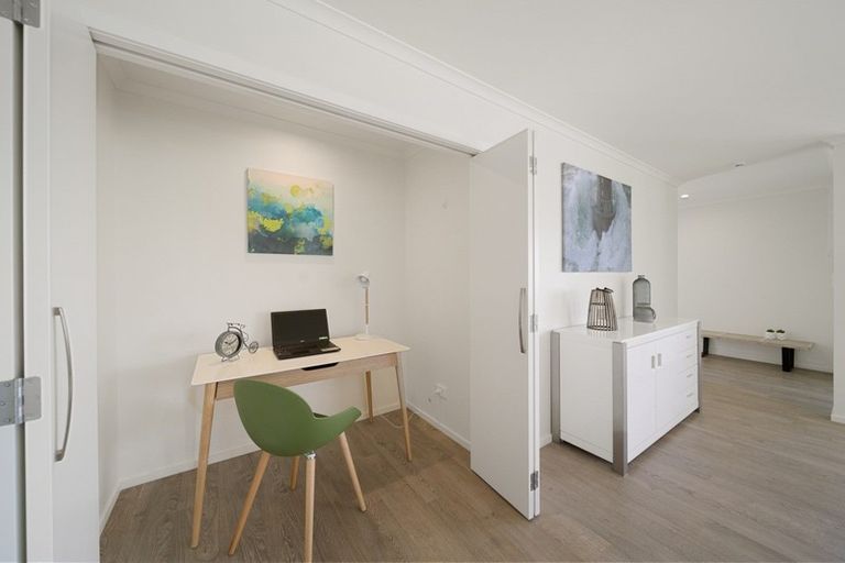 Photo of property in 12 Regis Park Drive, Pukekohe, 2120