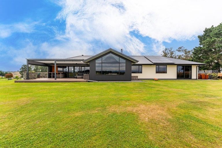 Photo of property in 25 Bradfield Road, Weston, Oamaru, 9491
