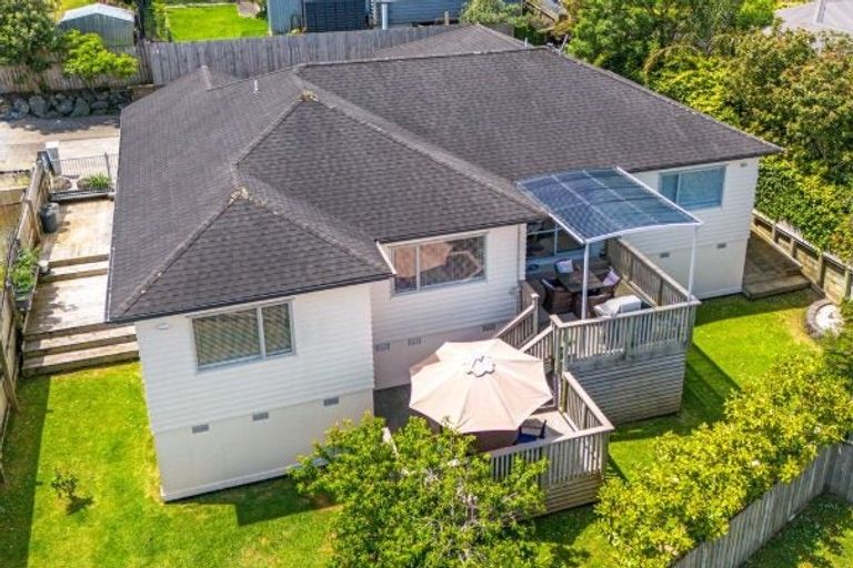 Photo of property in 11 Tee Point, Red Beach, 0932