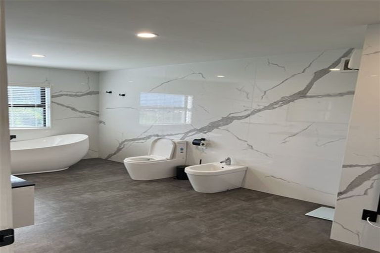 Photo of property in 5 Wyon Way, Flat Bush, Auckland, 2016