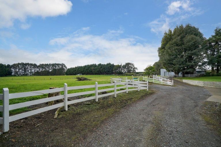 Photo of property in 339 Oteramika Road, Seaward Bush, Invercargill, 9871