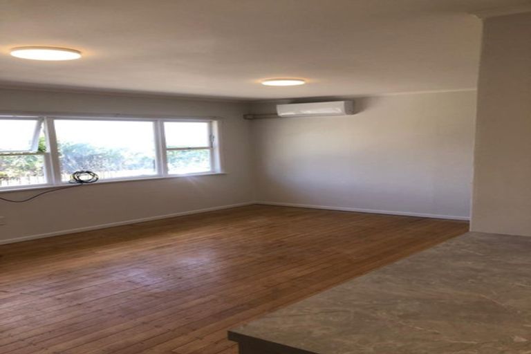 Photo of property in 79 Royal View Road, Te Atatu South, Auckland, 0610