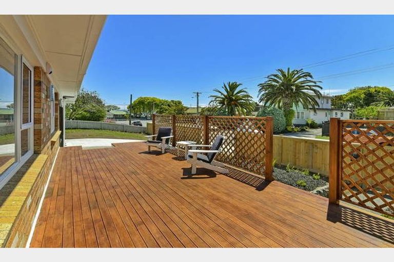 Photo of property in 1 Royal Arch Place, Rosehill, Papakura, 2113