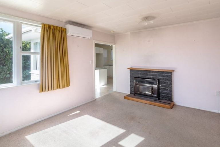 Photo of property in 36 Woodward Street East, Featherston, 5710