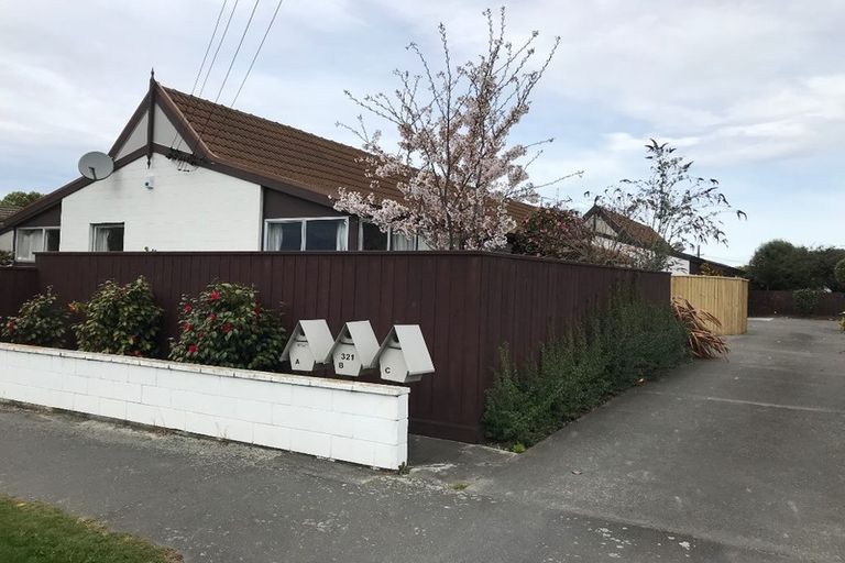 Photo of property in 2/321 Wairakei Road, Burnside, Christchurch, 8053