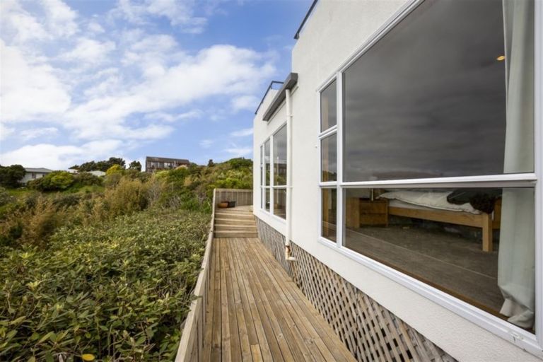 Photo of property in 37 Kahu Road, Paremata, Porirua, 5024