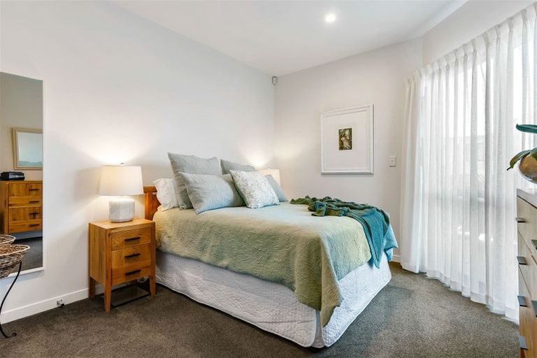 Photo of property in 14 Moki Place, Long Bay, Auckland, 0630