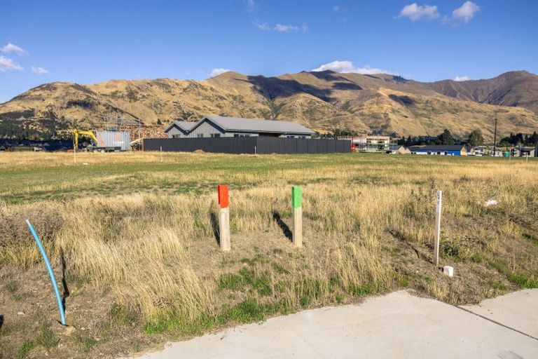 Photo of property in 13 Simpson Crescent, Wanaka, 9305