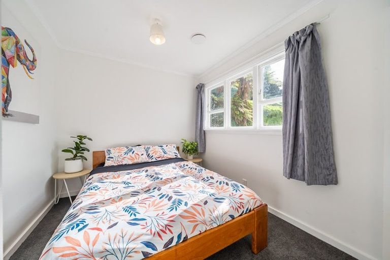 Photo of property in 20 Jocelyn Crescent, Pinehaven, Upper Hutt, 5019