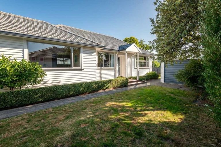 Photo of property in 42 Croziers Road, St Albans, Christchurch, 8052