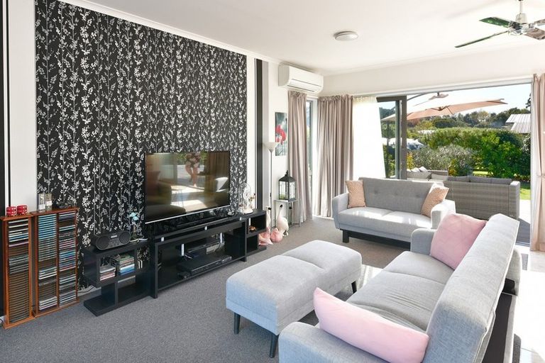 Photo of property in 962 Kahikatea Flat Road, Waitoki, Kaukapakapa, 0871