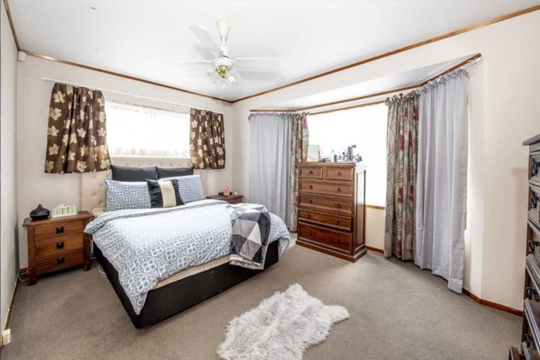 Photo of property in 33 Everglade Drive, Goodwood Heights, Auckland, 2105