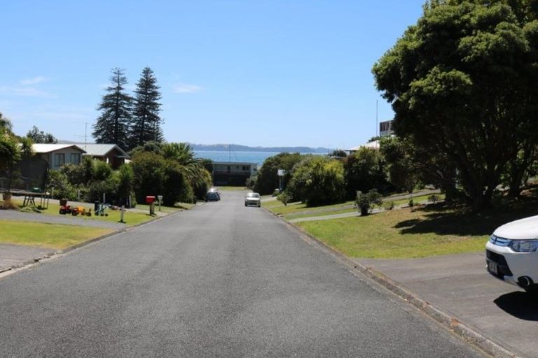 Photo of property in 18 Rewa Place, Russell, 0202