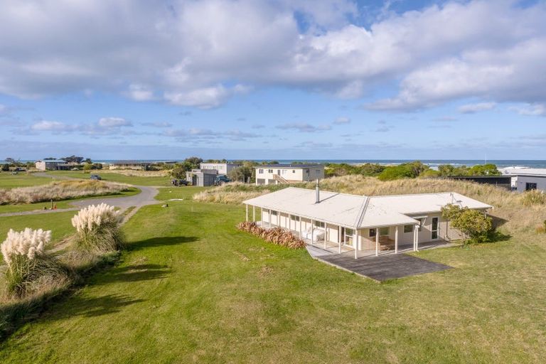 Photo of property in 17 Nunu Drive, Flat Point, Masterton, 5883