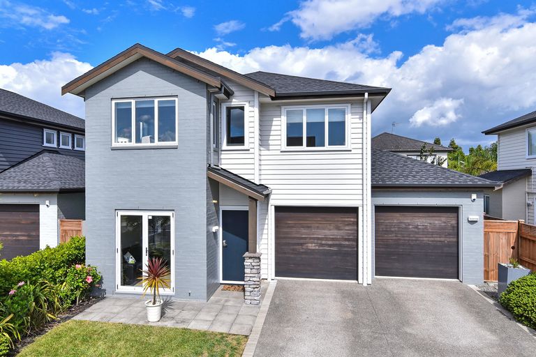 Photo of property in 6 Cornwall Place, Karaka, Papakura, 2113