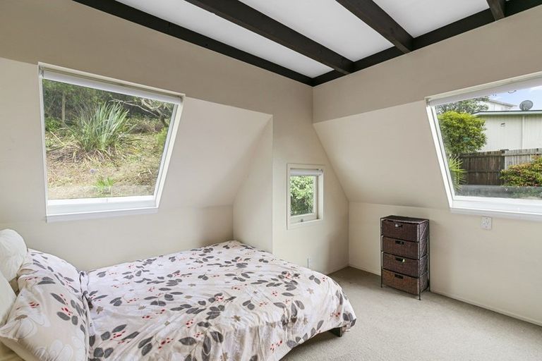 Photo of property in 9 Goddard Grove, Churton Park, Wellington, 6037