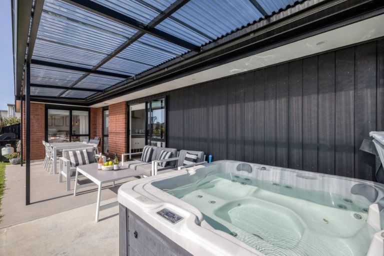 Photo of property in 71 Dunkeld Drive, Papamoa, 3118