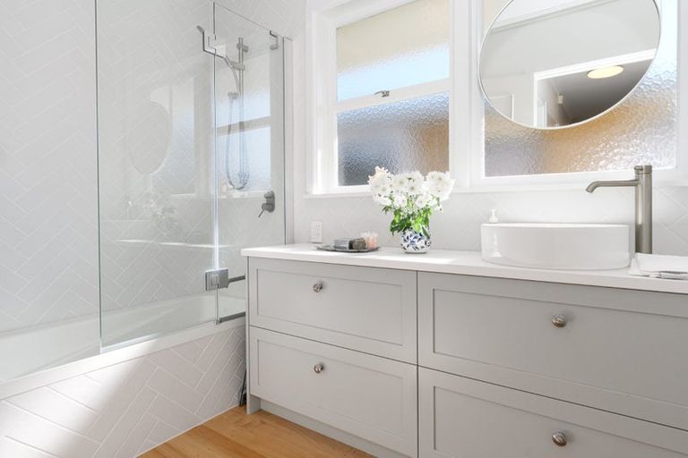 Photo of property in 17 Freyberg Street, Otumoetai, Tauranga, 3110