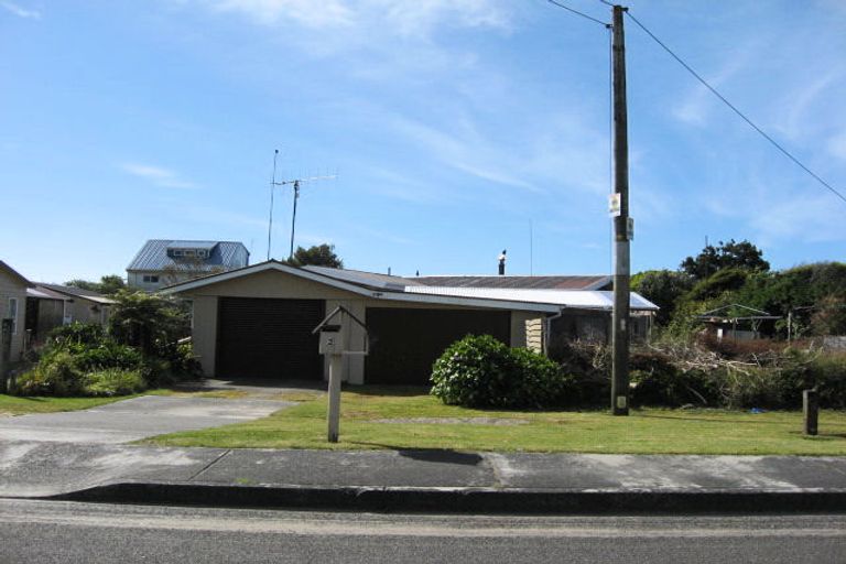 Photo of property in 2 Cook Street, Carters Beach, Westport, 7825