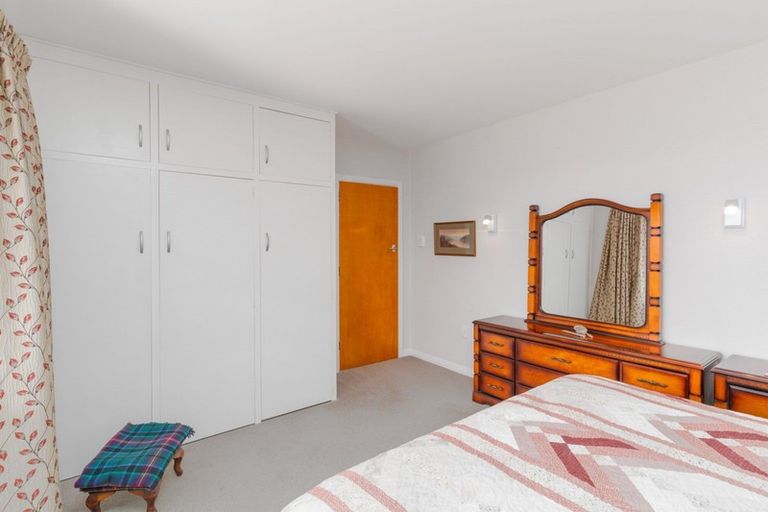 Photo of property in 413 Cashmere Road, Westmorland, Christchurch, 8025