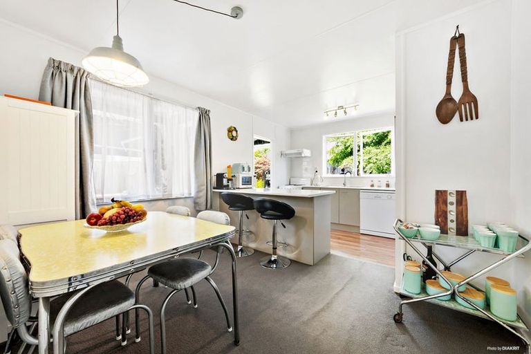 Photo of property in 64 Glenbervie Crescent, Massey, Auckland, 0614