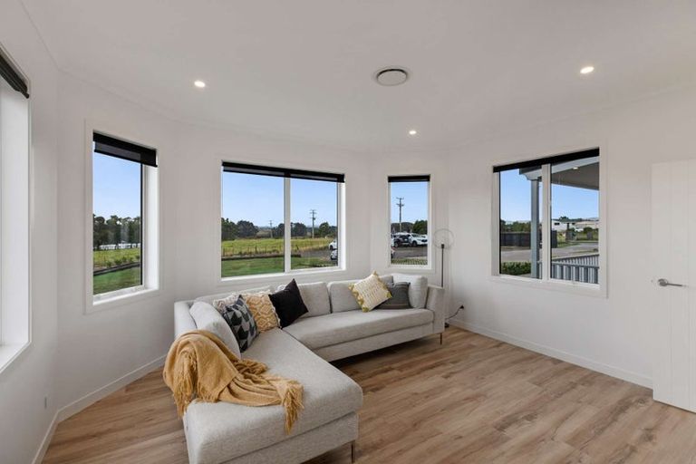 Photo of property in 5 Whangapouri Road, Karaka, Drury, 2578